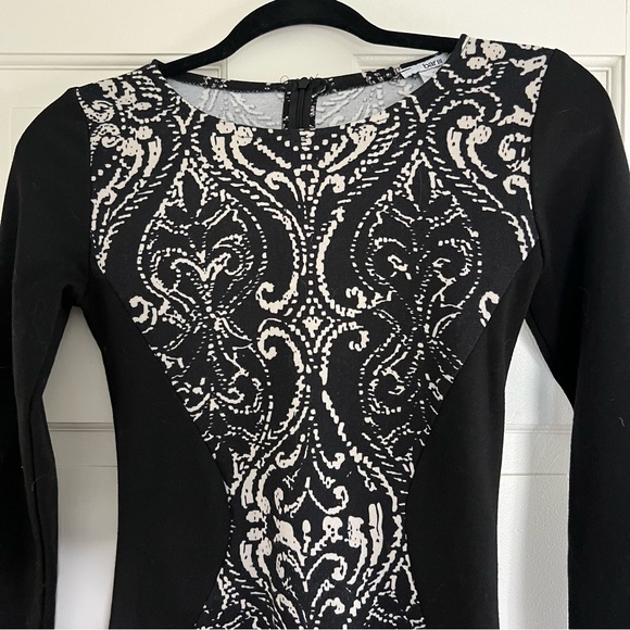 Bar III B & W Long Sleeve Bodycon Hourglass Dress Size Small - Picture 2 of 5